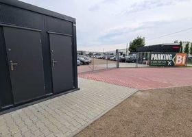 Zdjęcie parkingu B1 Parking Odkryty przy lotnisku