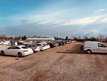 R8 Parking - parking lotnisko Kraków-Balice (KRK) - głowne zdjęcie parkingu