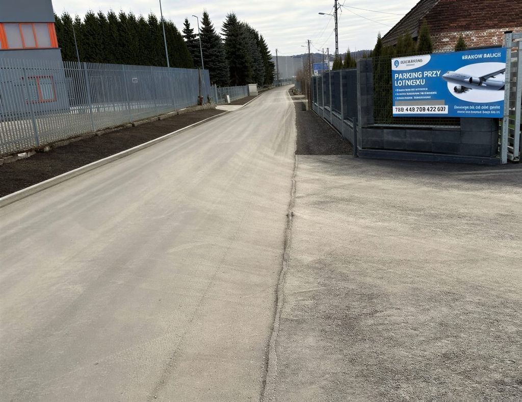 FlyParking - parking lotnisko Kraków-Balice (KRK) - zdjęcie 5