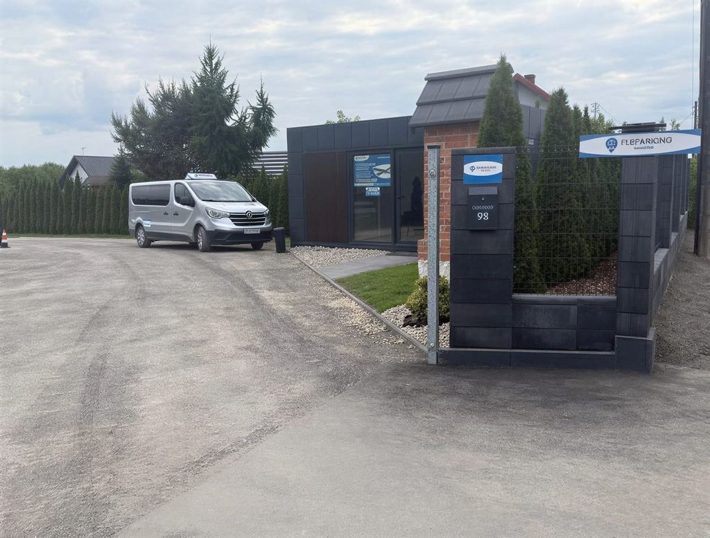 FlyParking Balice - parking lotnisko Kraków-Balice KRK