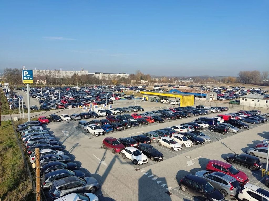 Parking Interparking Balice – zdjęcie 1