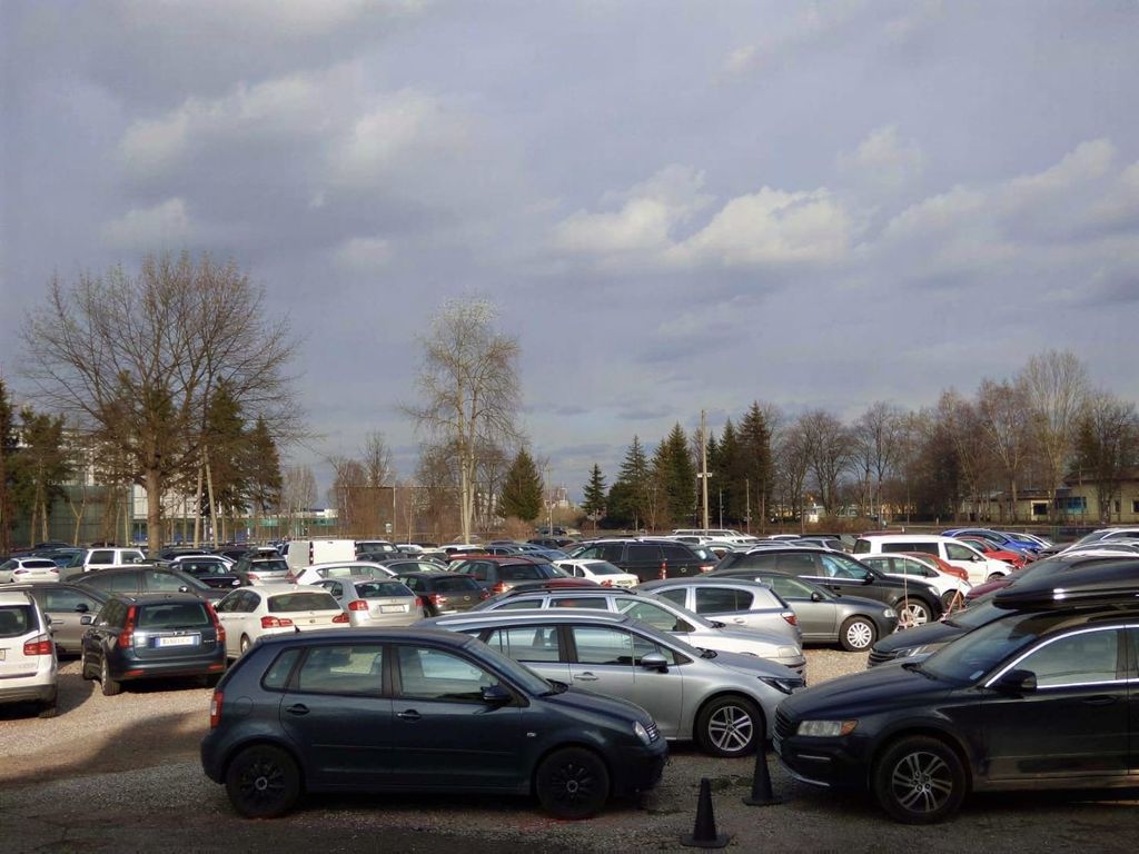 KRK Parking Lotnisko – widok z zewnątrz