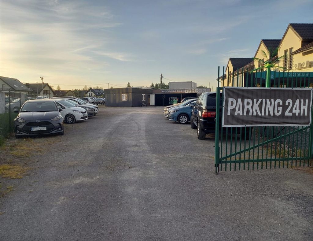 AutoParking24h - parking lotnisko Kraków-Balice (KRK) - zdjęcie 3
